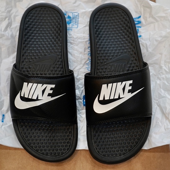 NIKE BENASSI JDI SLIDE MEN BLACK / WHITE - Picture 1 of 6